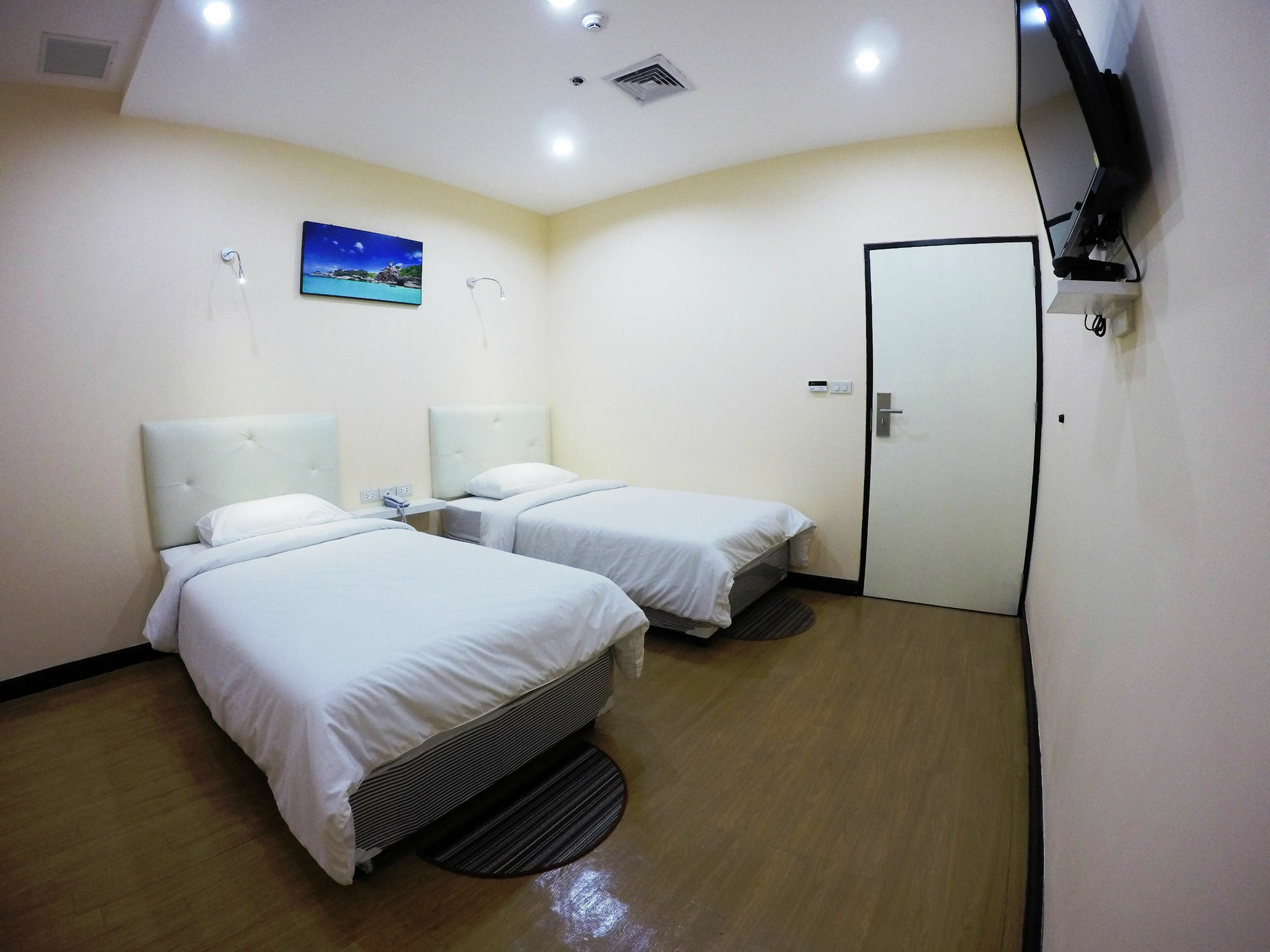 Vplace Silom 2*