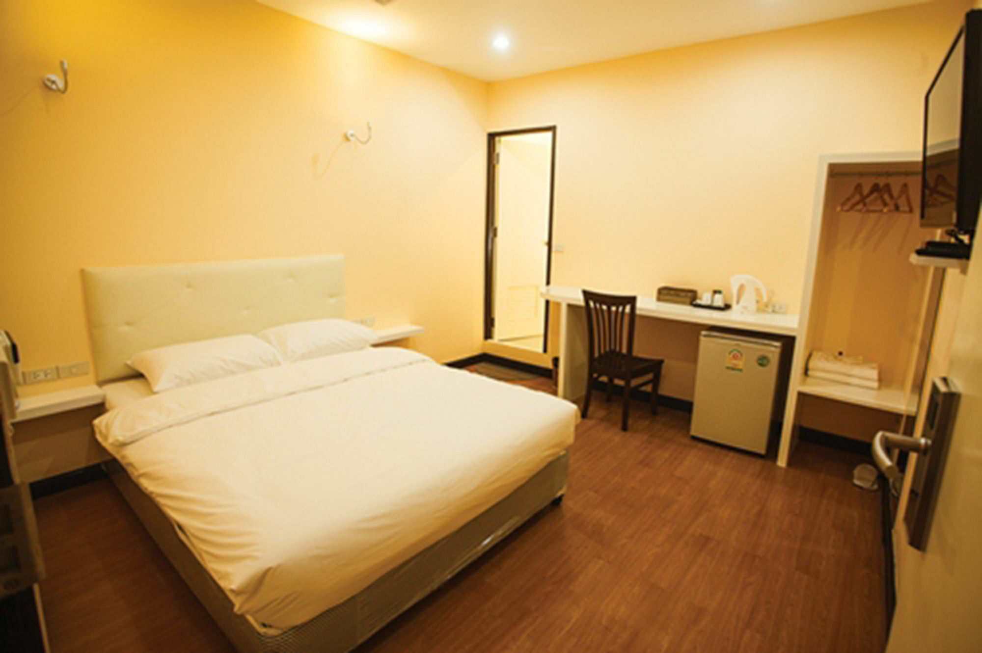 Vplace Silom 2*