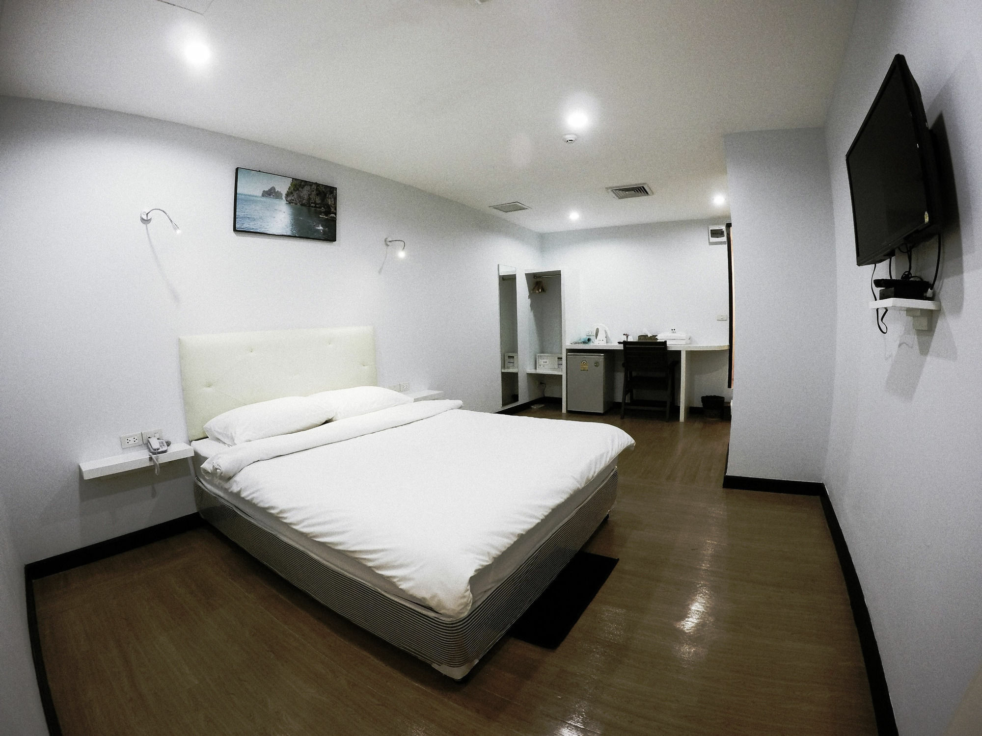 Vplace Silom Guest house